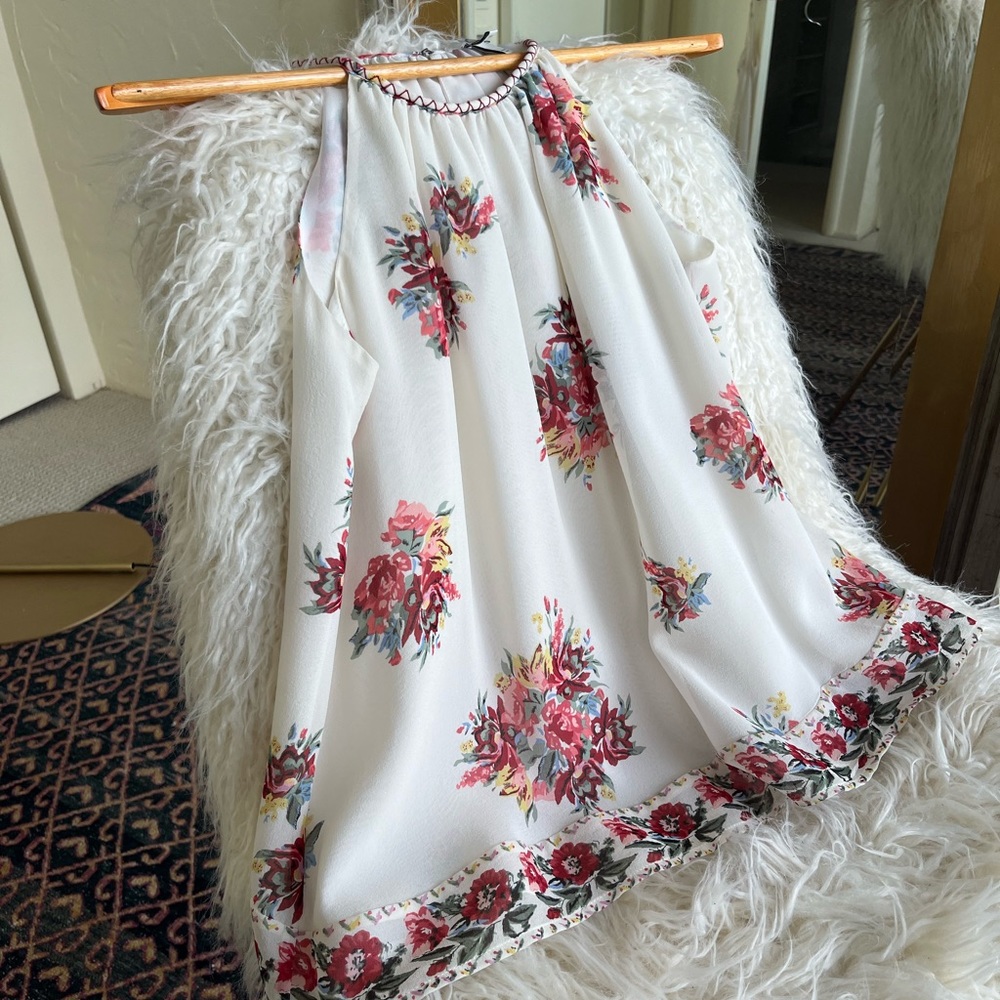 Beautiful Joie top with floral design